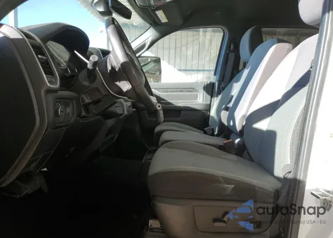 2024 Ram 2500 Big Horn z USA, uszkodzony, nr VIN 3C6UR5DL9RG338411